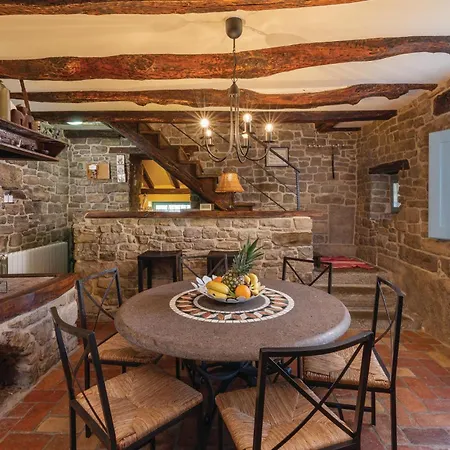 Awesome In With Kitchen Holiday home Groznjan