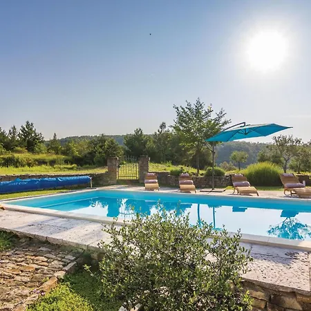 Awesome In With Kitchen Holiday home