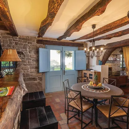 Awesome In With Kitchen Holiday home Groznjan
