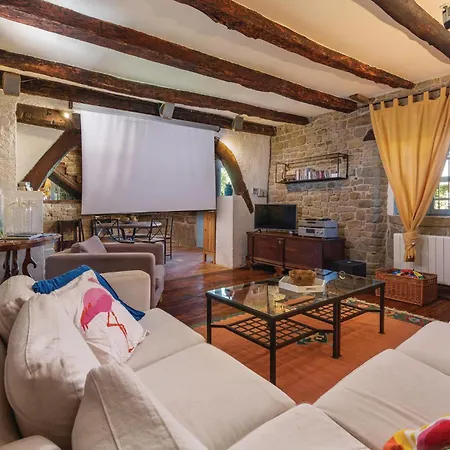 Awesome In With Kitchen Holiday home