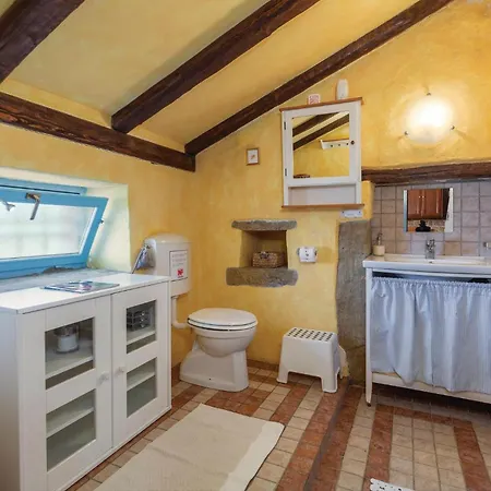 Awesome In With Kitchen Holiday home Groznjan